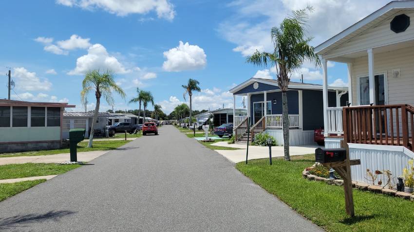 172 Valencia a Winter Haven, FL Mobile or Manufactured Home for Sale